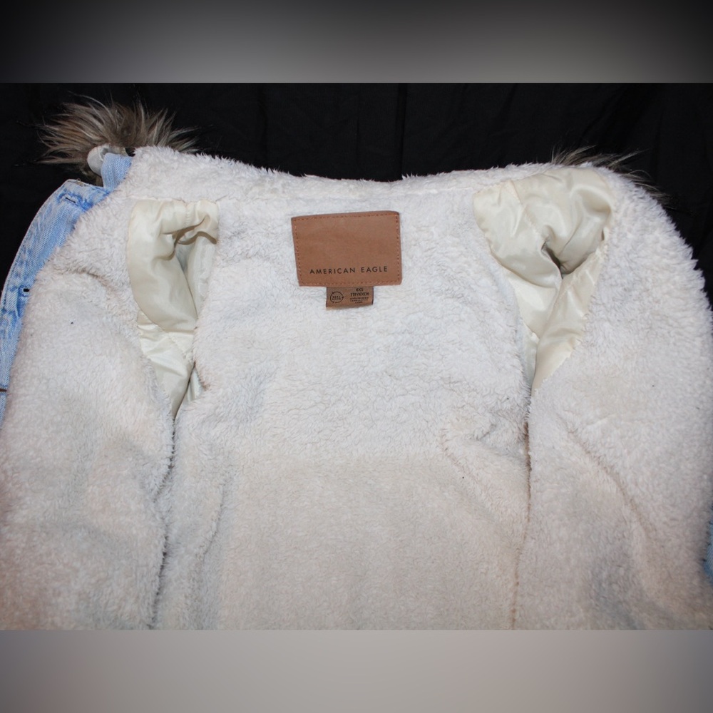 American Eagle Sherpa-lined Denim Bomber Jacket with Fur Hood Women's XXS - Picture 9 of 10